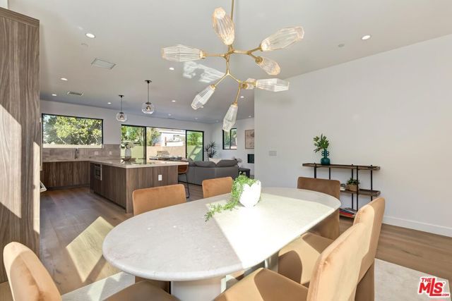 4266 Grand View Boulevard, Los Angeles, CA 90066