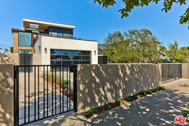 4266 Grand View Boulevard, Los Angeles, CA 90066