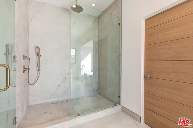 4266 Grand View Boulevard, Los Angeles, CA 90066