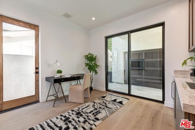 4266 Grand View Boulevard, Los Angeles, CA 90066