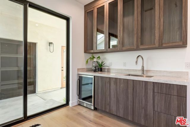 4266 Grand View Boulevard, Los Angeles, CA 90066