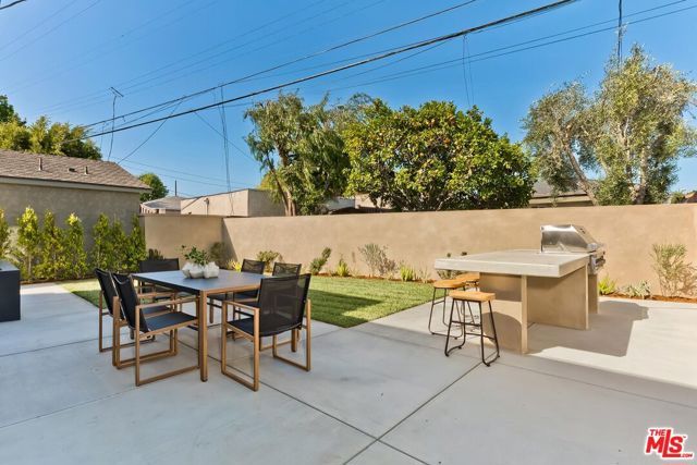 4266 Grand View Boulevard, Los Angeles, CA 90066