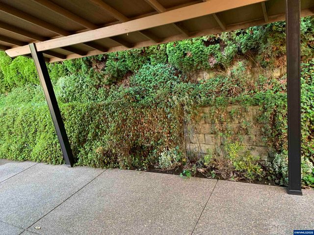 2038 West Park Ct NW, Salem, OR 97304