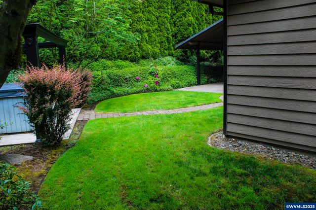 2038 West Park Ct NW, Salem, OR 97304