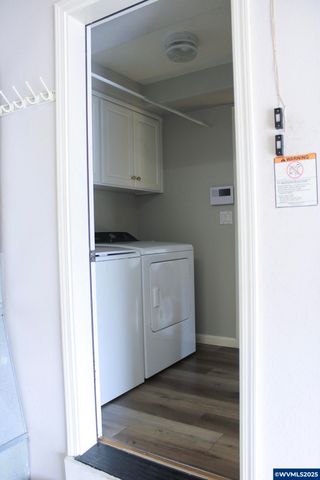 2038 West Park Ct NW, Salem, OR 97304