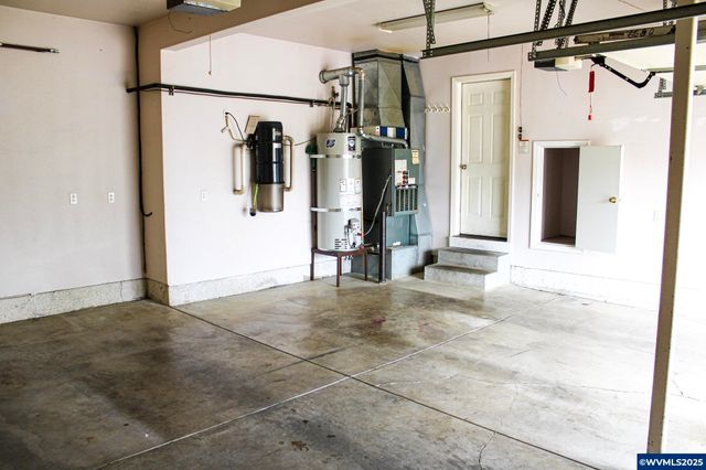 2038 West Park Ct NW, Salem, OR 97304