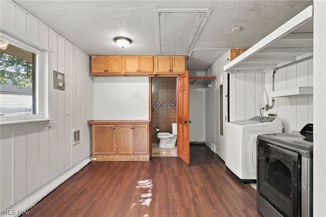 6410 Newland Drive, Parma Heights, OH 44130