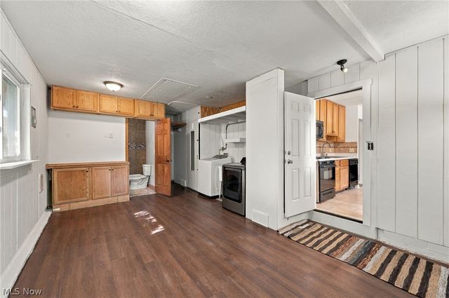 6410 Newland Drive, Parma Heights, OH 44130