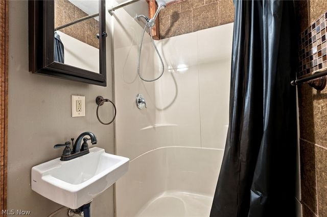6410 Newland Drive, Parma Heights, OH 44130