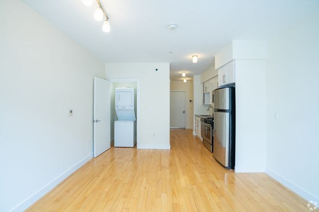 603 Concord 409, Cambridge, MA 02138