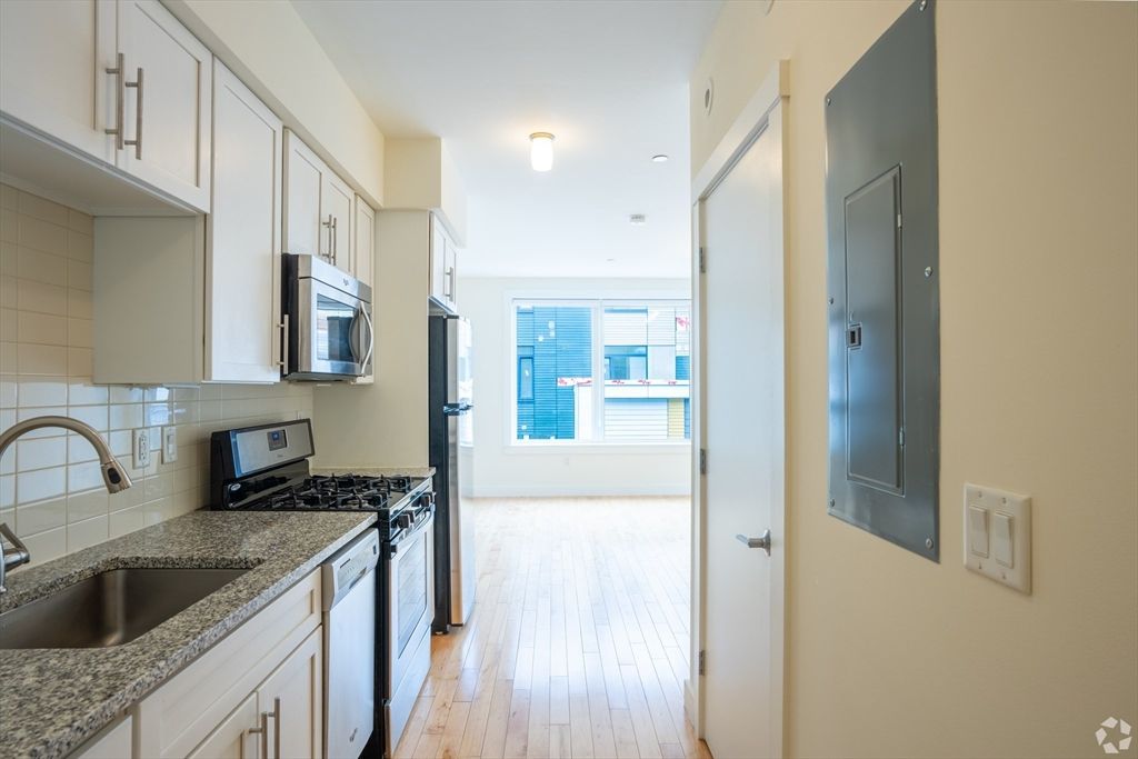 603 Concord 409, Cambridge, MA 02138