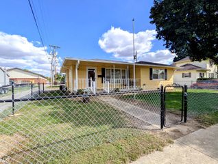 207 S Pleasant Street, Edinburgh, IN 46124