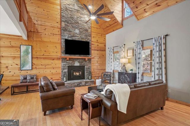 411 Gunite Circle, Ellijay, GA 30540