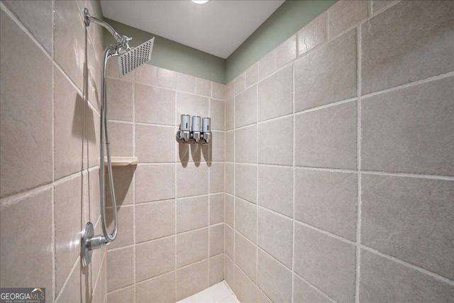 411 Gunite Circle, Ellijay, GA 30540