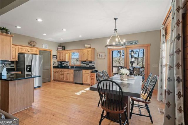 411 Gunite Circle, Ellijay, GA 30540