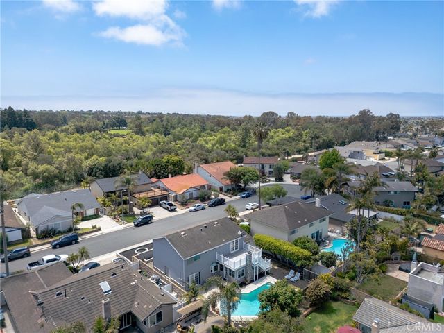 6911 Rio Vista, Huntington Beach, CA 92647
