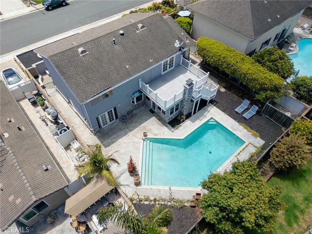 6911 Rio Vista, Huntington Beach, CA 92647