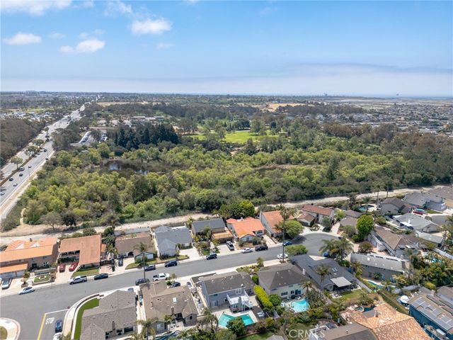 6911 Rio Vista, Huntington Beach, CA 92647