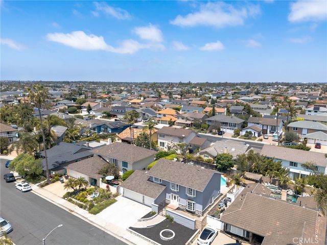 6911 Rio Vista, Huntington Beach, CA 92647