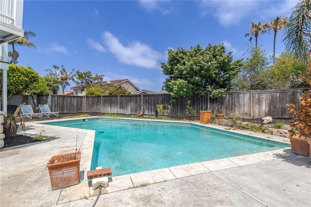 6911 Rio Vista, Huntington Beach, CA 92647