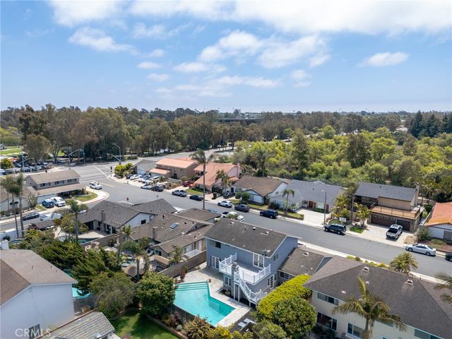 6911 Rio Vista, Huntington Beach, CA 92647