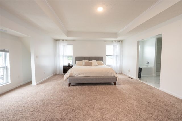 104 Chesapeake drive, Jefferson Hills, PA 15236