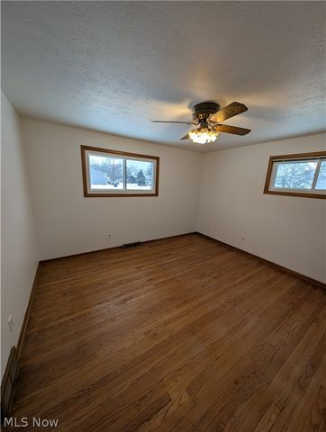 35477 Hobbie Drive, Eastlake, OH 44095