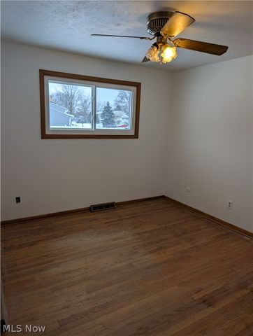 35477 Hobbie Drive, Eastlake, OH 44095