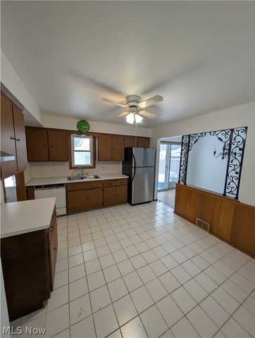 35477 Hobbie Drive, Eastlake, OH 44095