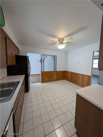 35477 Hobbie Drive, Eastlake, OH 44095