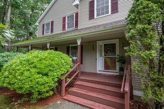 10 Castlegate Way, Nashua, NH 03063