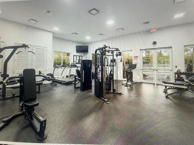 552 NW 39th Circle N, Boca Raton, FL 33431