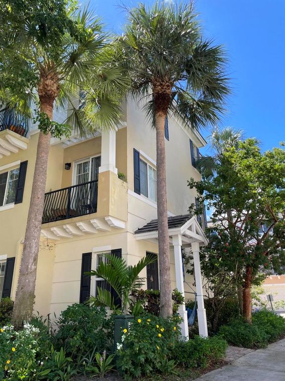 552 NW 39th Circle N, Boca Raton, FL 33431