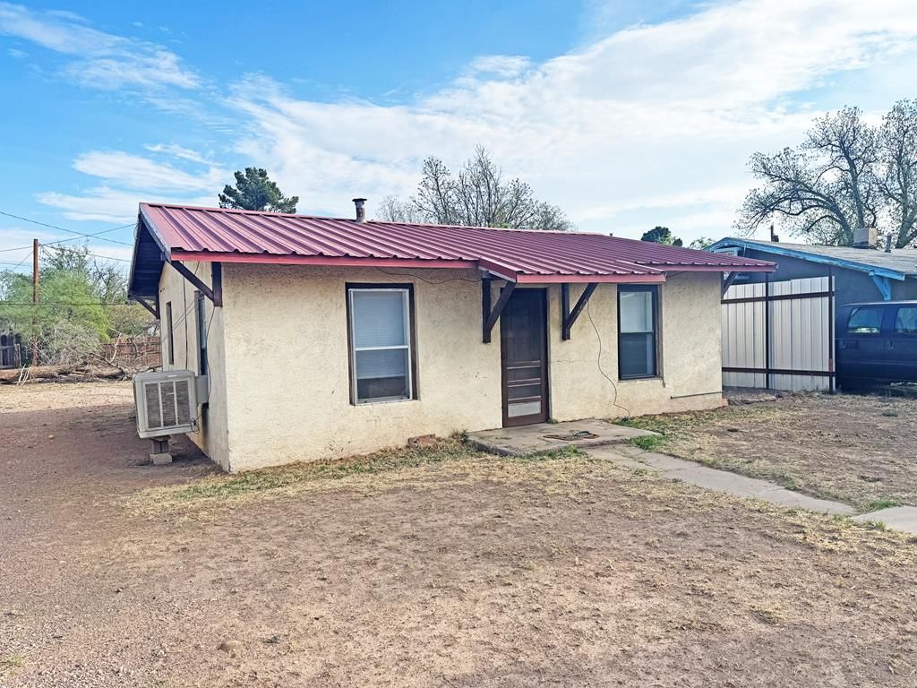 605 E Ave E, Alpine, TX 79830