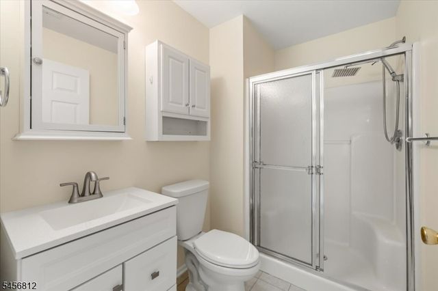1233 King Ct, Green Brook Twp., NJ 08812