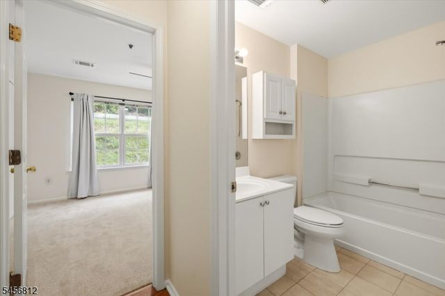 1233 King Ct, Green Brook Twp., NJ 08812
