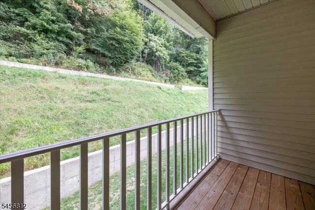 1233 King Ct, Green Brook Twp., NJ 08812