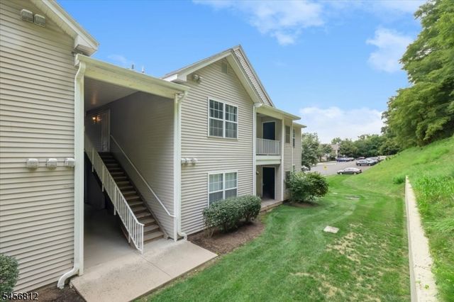 1233 King Ct, Green Brook Twp., NJ 08812