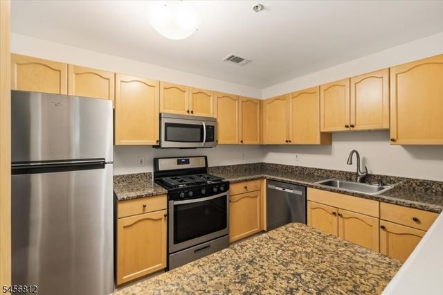 1233 King Ct, Green Brook Twp., NJ 08812