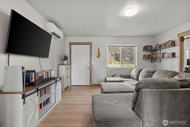 1272 Admirals Drive, Coupeville, WA 98239