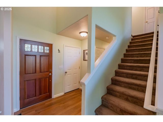 1067 Sw FALCON CREST Dr, Dundee, OR 97115