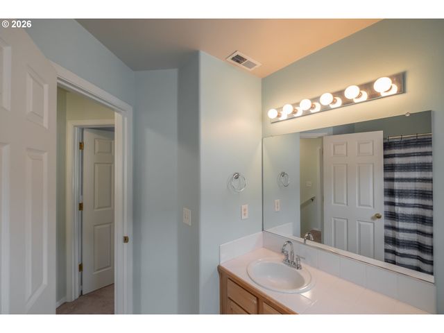 1067 Sw FALCON CREST Dr, Dundee, OR 97115