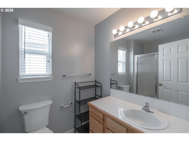 1067 Sw FALCON CREST Dr, Dundee, OR 97115