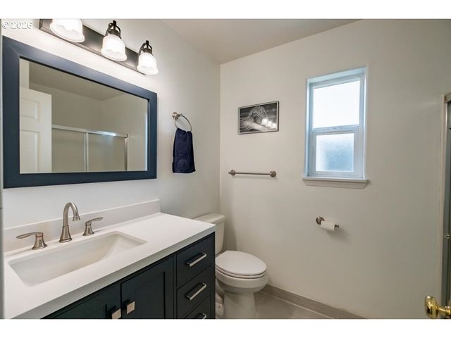 1067 Sw FALCON CREST Dr, Dundee, OR 97115