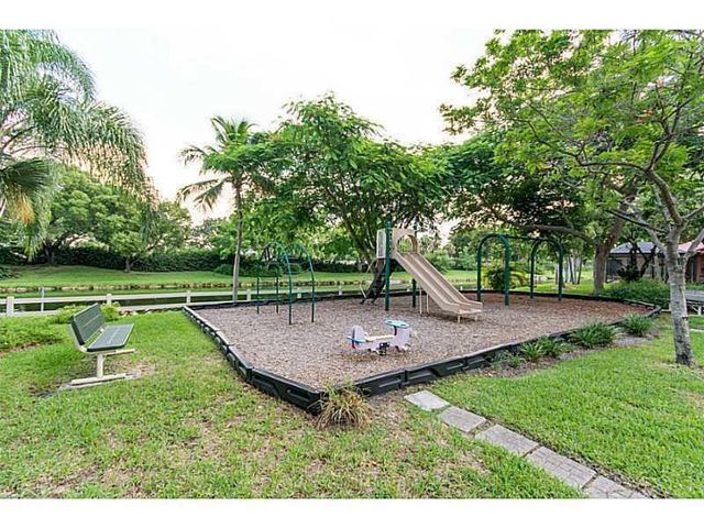9561 NW 18th Court, Plantation, FL 33322
