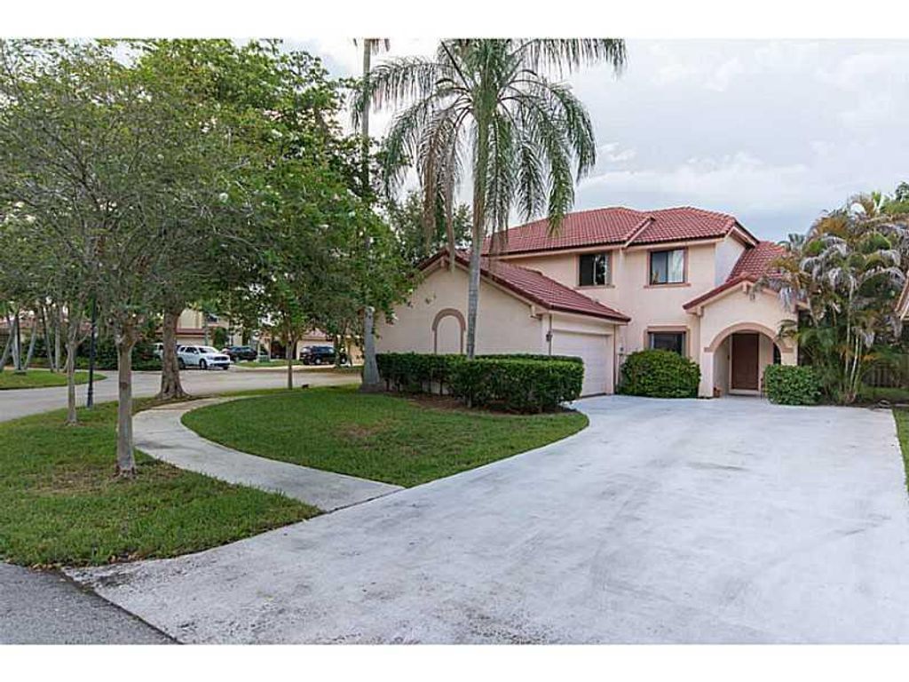 9561 NW 18th Court, Plantation, FL 33322