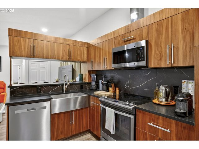 25297 E WELCHES Rd 45, Welches, OR 97067