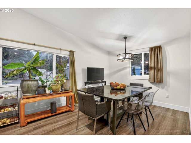 25297 E WELCHES Rd 45, Welches, OR 97067