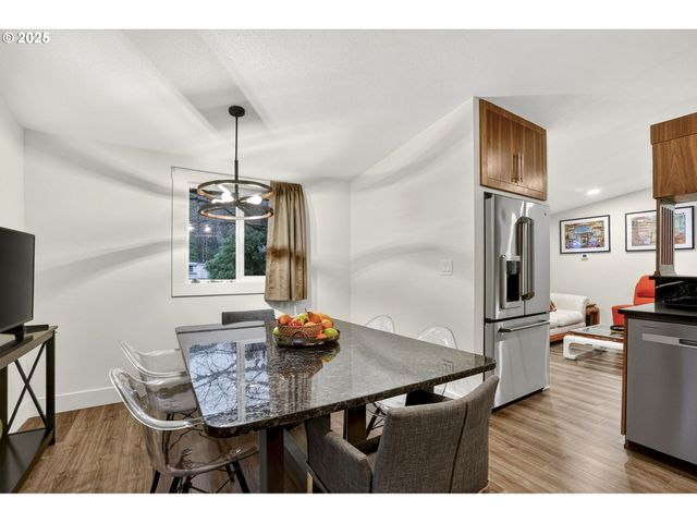 25297 E WELCHES Rd 45, Welches, OR 97067