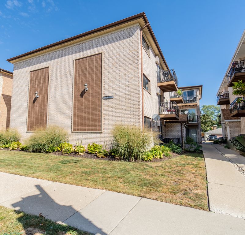 6841 N Northwest Highway 3C, Chicago, IL 60631